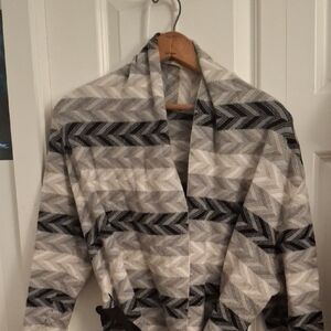 Adrienne Vittadini Chevron Trench Coat in Black and Gray